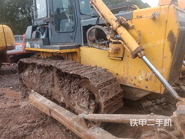 山推SD16标准型推土机