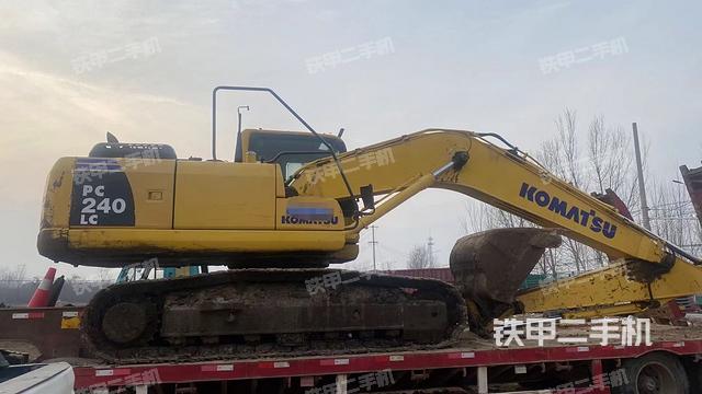 驾驶室顶部（整机外观）