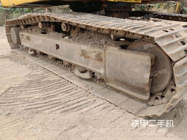 右驱动轮（行走机构）