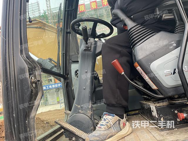 驾驶室整体（整机外观）