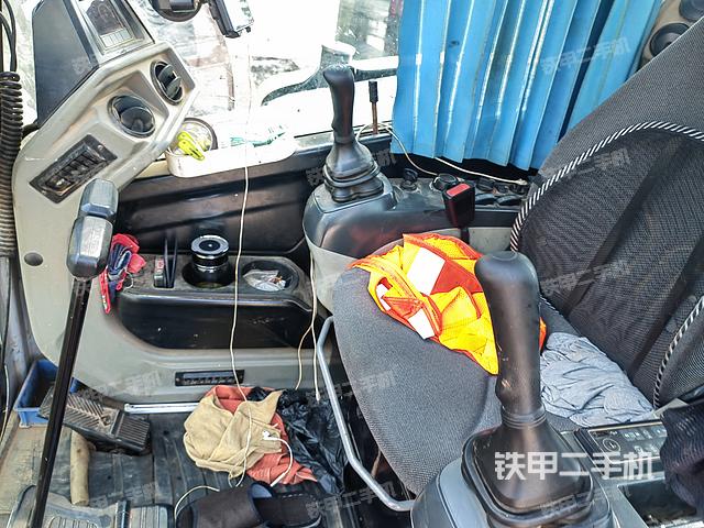 驾驶室整体（整机外观）