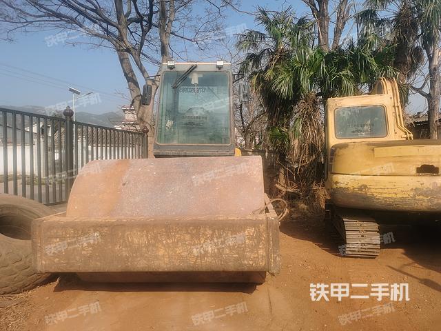 整机右后45°（设备外观及核心部件）