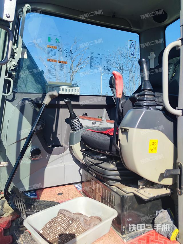 驾驶室整体（整机外观）