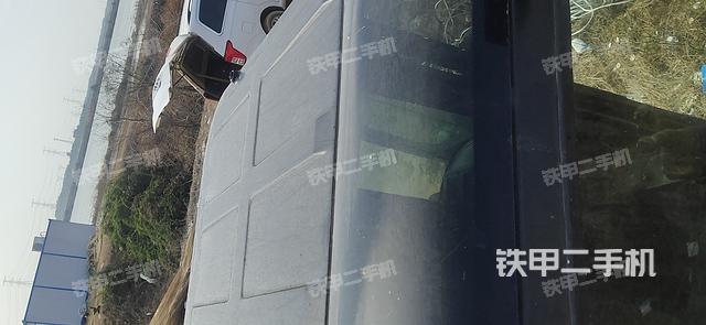 驾驶室顶部（整机外观）