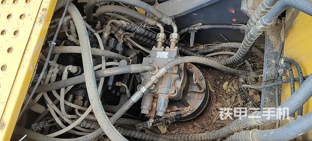 回转马达和主控阀（整机外观）