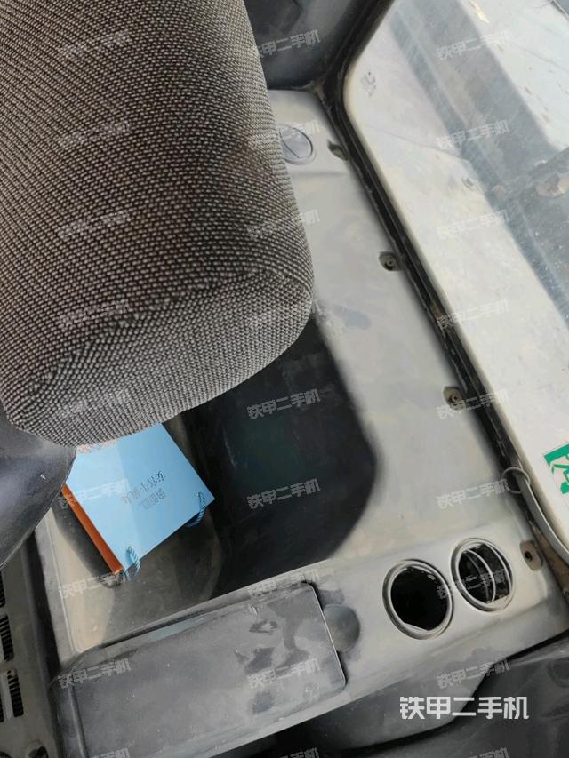 座椅后部（驾驶室部分）