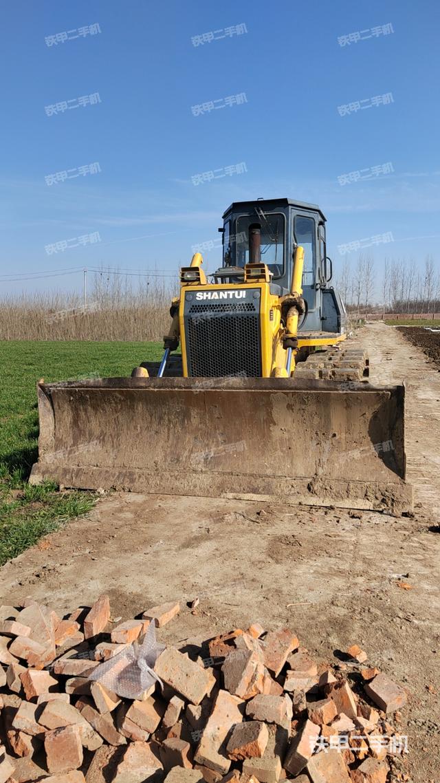 整机左侧（设备外观及核心部件）