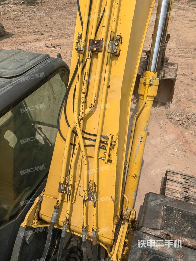 大臂背部俯视（工作和回转装置）