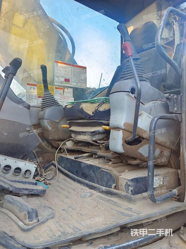 驾驶室整体（整机外观）