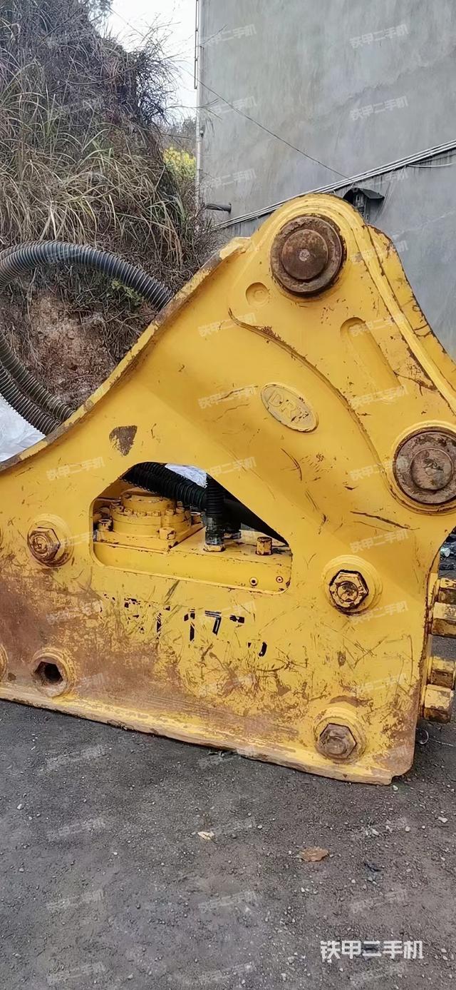 整机左侧（设备外观及核心部件）