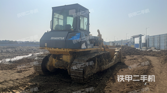 整机右后45°（设备外观及核心部件）