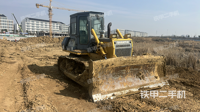 山推SD13标准型推土机
