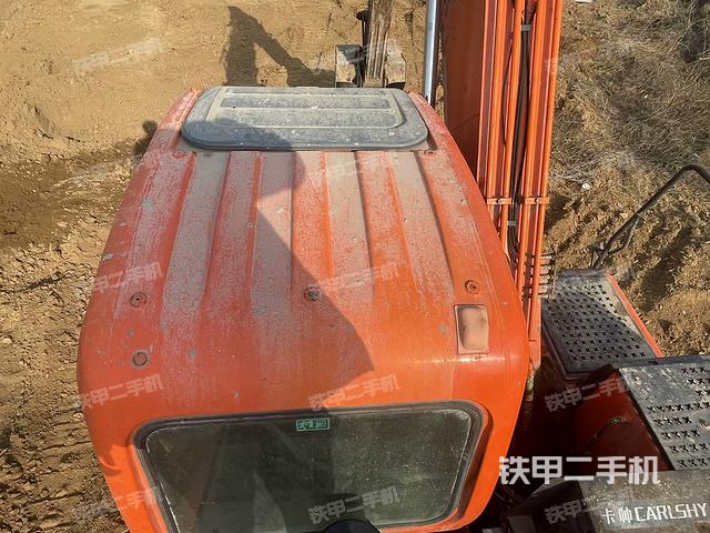 驾驶室顶部（整机外观）