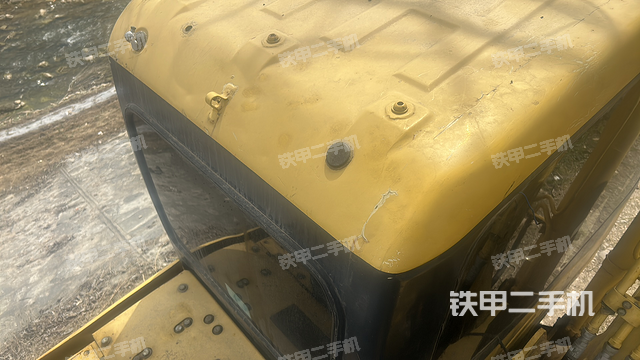 驾驶室顶部（整机外观）