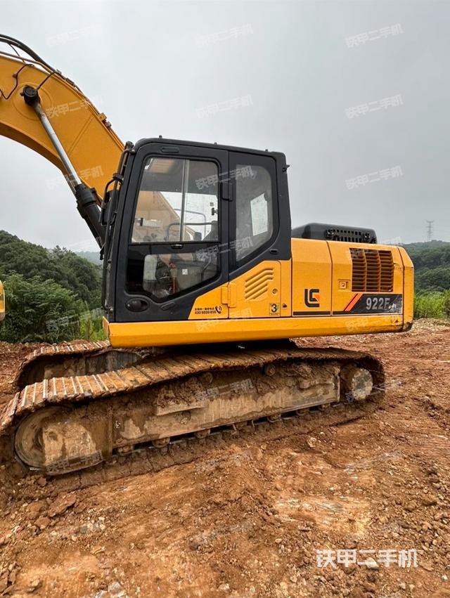 驾驶室顶部（整机外观）