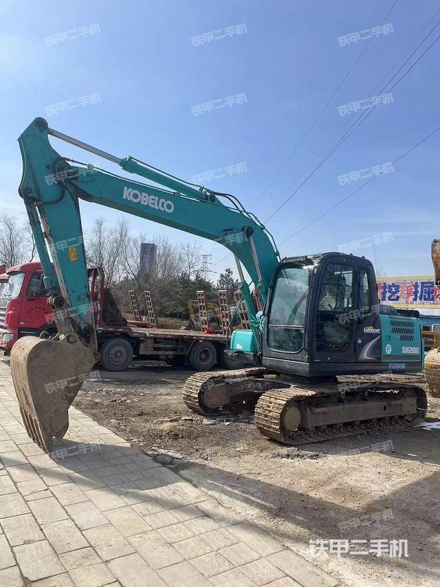 神钢SK140LC-8挖掘机