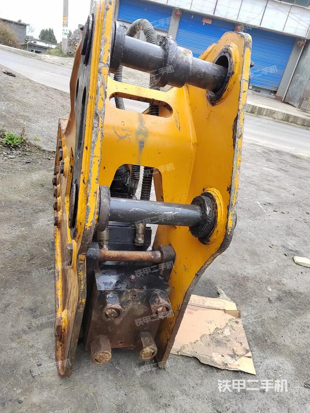 驾驶室操作台（设备外观及核心部件）