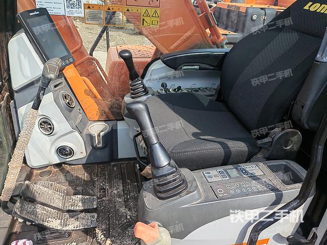 驾驶室整体（整机外观）