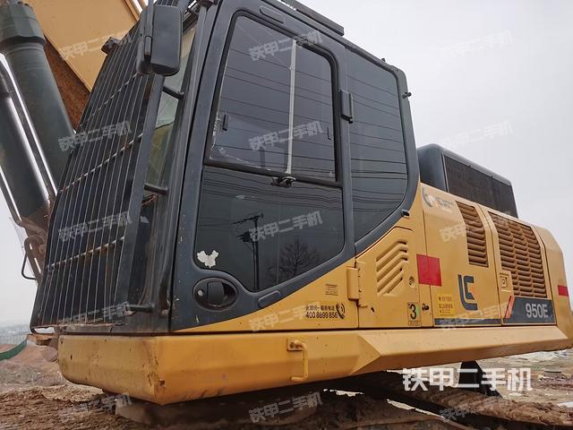 驾驶室整体（整机外观）