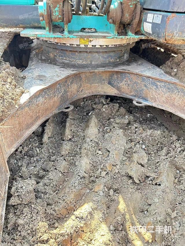 驾驶室顶部（整机外观）