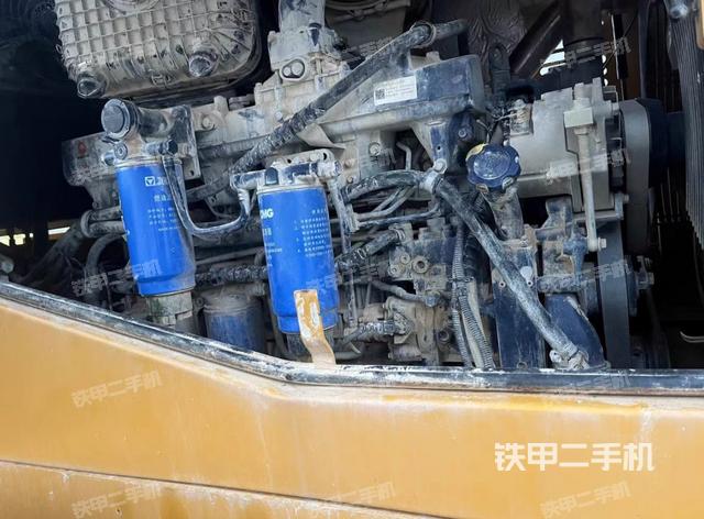 发动机左侧（整机外观及大件）