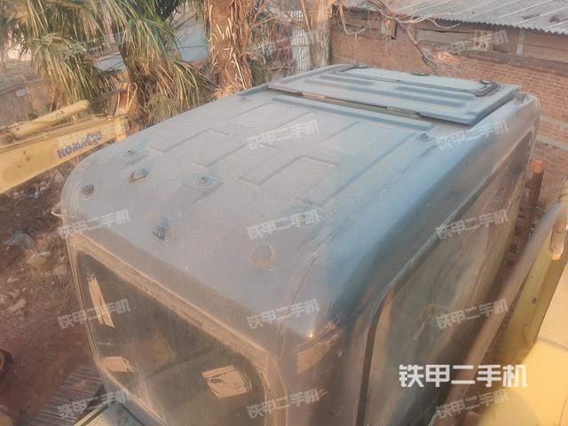 驾驶室顶部（整机外观）