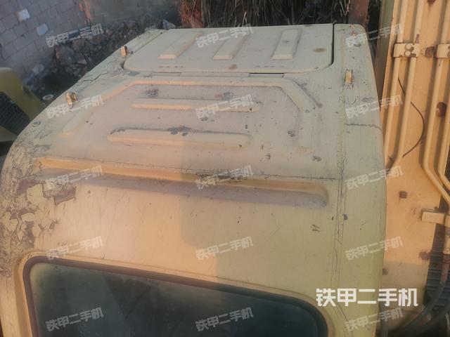 驾驶室顶部（整机外观）