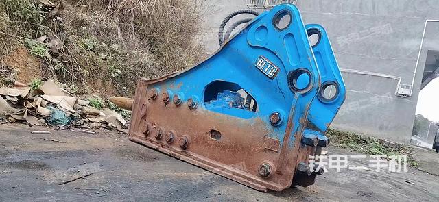 整机左侧（设备外观及核心部件）