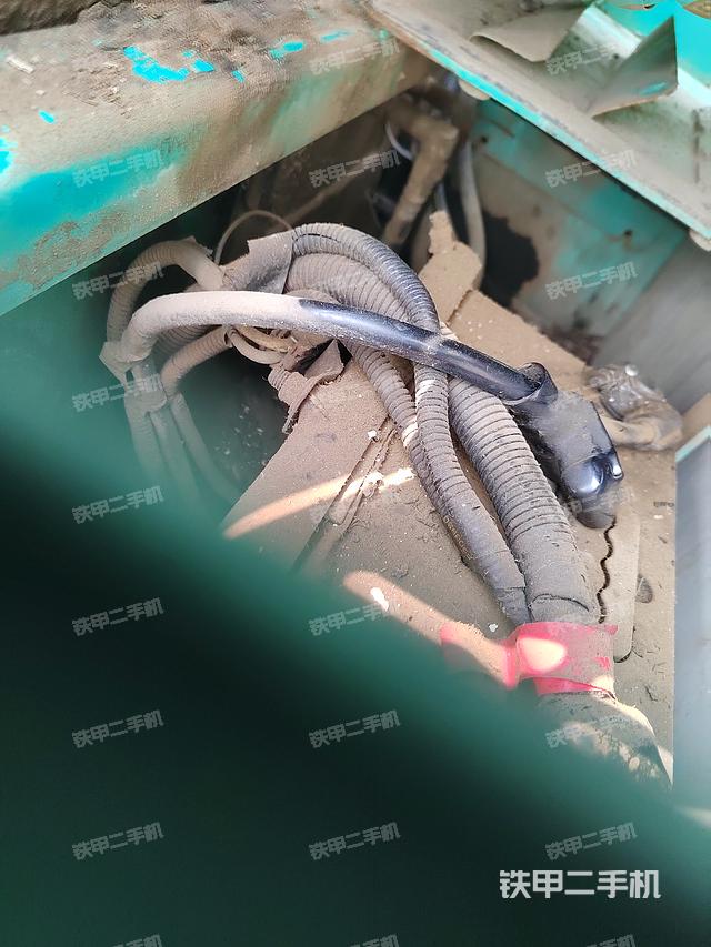 回转马达和主控阀（整机外观）