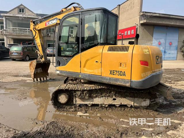 驾驶室整体（整机外观）