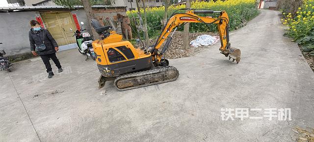 驾驶室整体（整机外观）