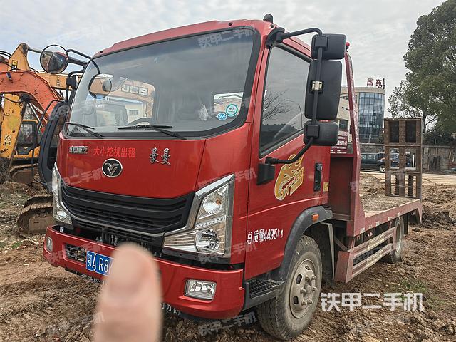 中国重汽4X2平板运输车