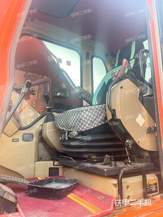 驾驶室整体（整机外观）