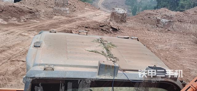 驾驶室顶部（整机外观）