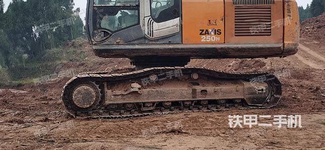 单侧履带整体（整机外观）