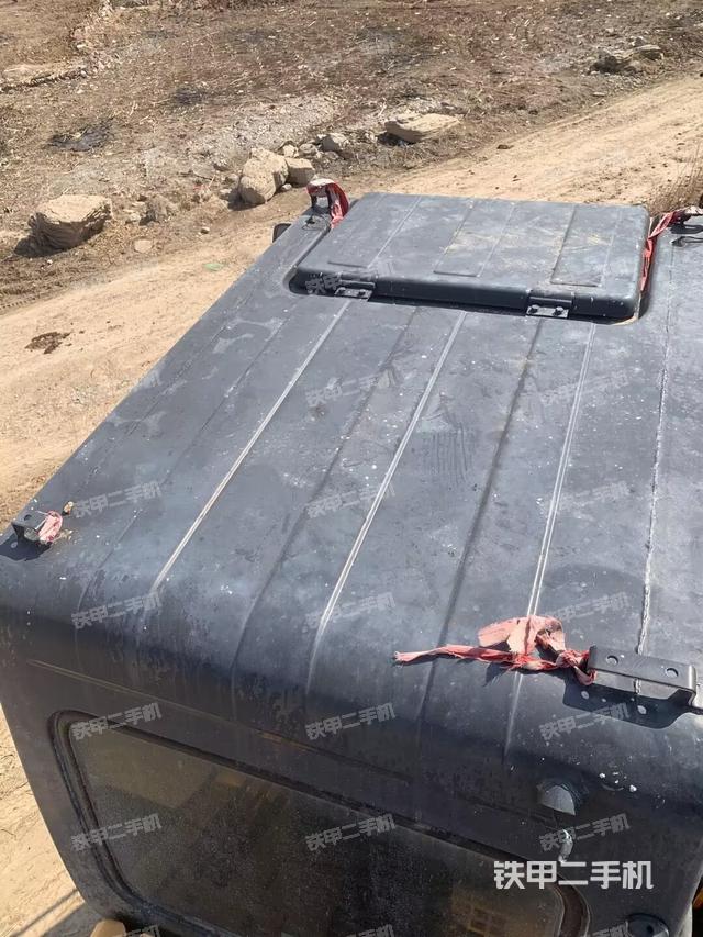 驾驶室顶部（整机外观）