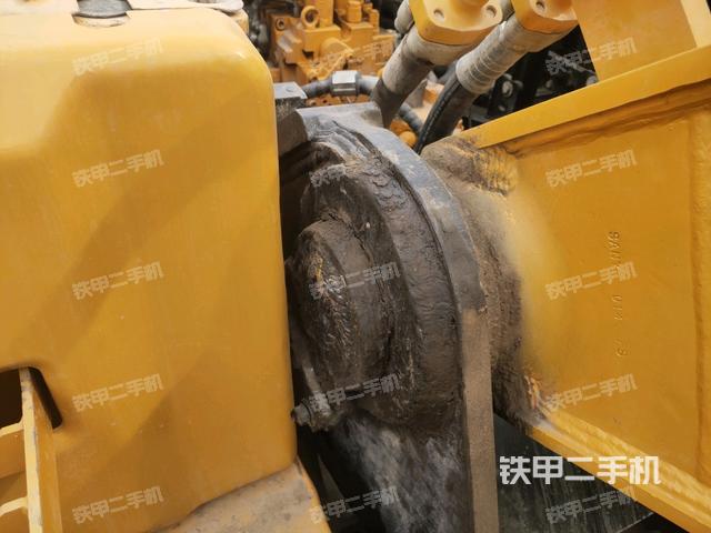 大臂根部 斜视（工作和回转装置）