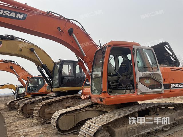 斗山DH225LC-7挖掘机