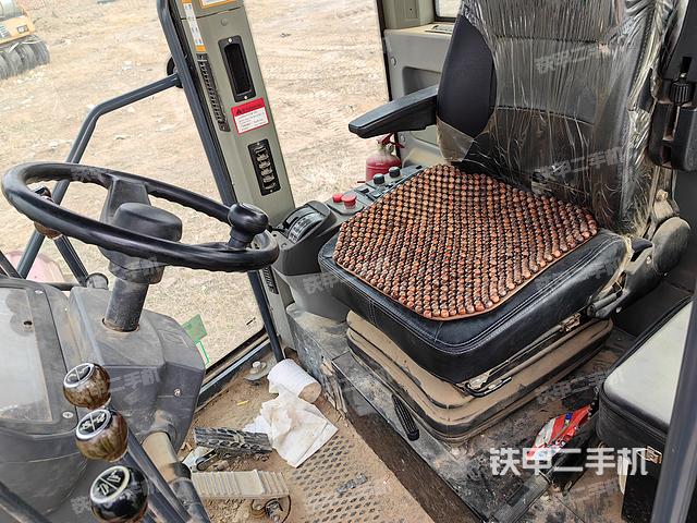 驾驶室操作台（设备外观及核心部件）