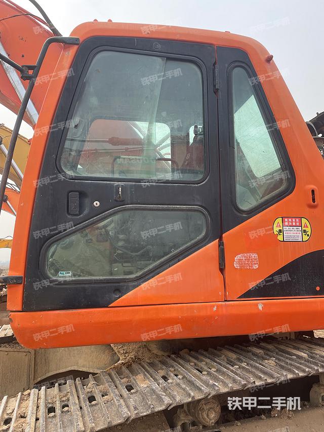 驾驶室整体（整机外观）