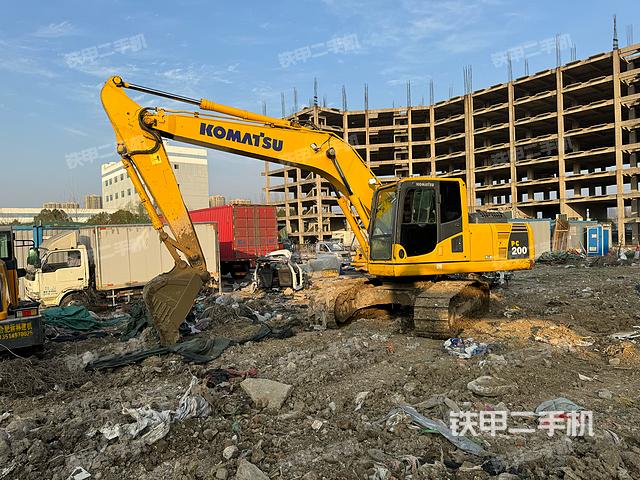 小松PC200-8M0挖掘机