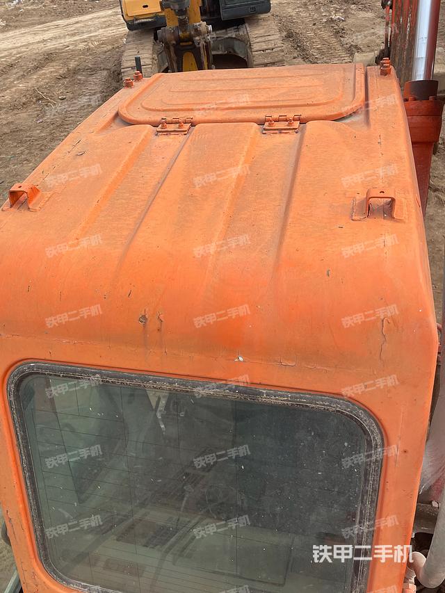 驾驶室顶部（整机外观）