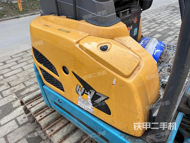 驾驶室顶部（整机外观）