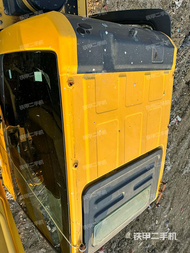 驾驶室顶部（整机外观）