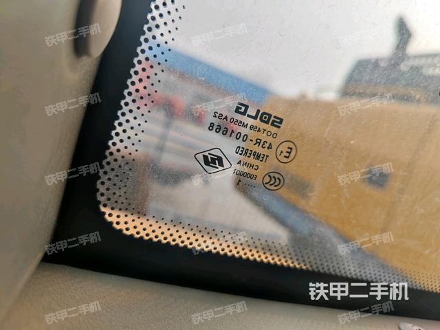 后窗玻璃角標(駕駛室部分) 后窗玻璃角標(駕駛室部分)
