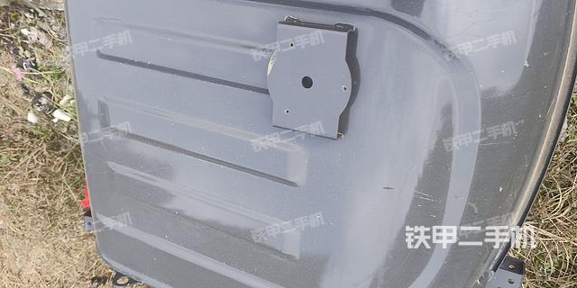 驾驶室顶部（整机外观）