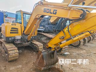 山东临工LG655挖掘机实拍图片