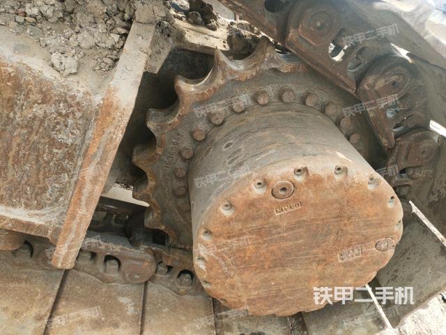 右驱动轮（行走机构）