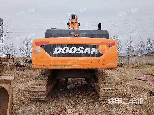 驾驶室顶部（整机外观）