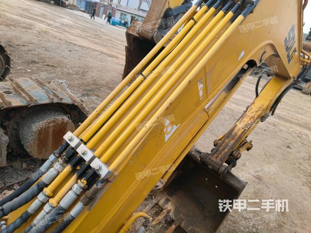 大臂背部俯視(工作和回轉(zhuǎn)裝置) 大臂背部俯視(工作和回轉(zhuǎn)裝置)
